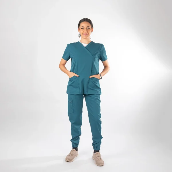 Blusa Clínica Verde Petróleo Área Médica Mujer Entallada - Ale - Imagen 4
