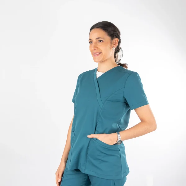 Blusa Clínica Verde Petróleo Área Médica Mujer Entallada - Ale - Imagen 3