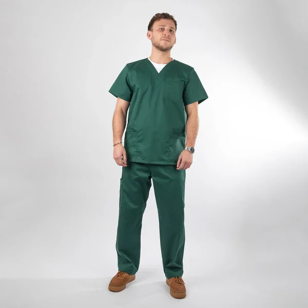Polera Clínica en gabardina Verde Clásica Modelo Paulo