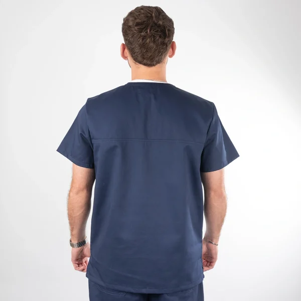 Polera Clínica Azul Marino en gabardina Modelo Paulo